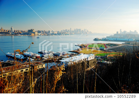 Manhattan viewed from New Jersey Manhattan viewed from New Jersey 10552289