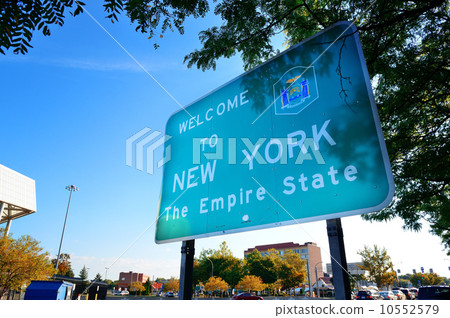 New York welcome sign 10552579