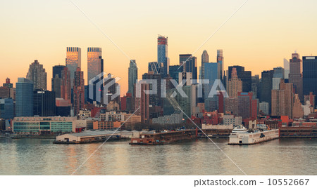 New York City sunset 10552667
