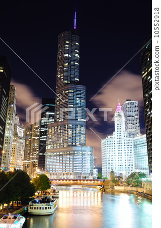 Chicago River Walk 10552918