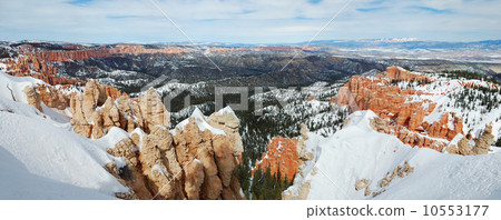 Bryce Canyon with snow in winter. 10553177