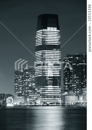 Urban city night scene 10553386