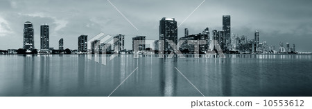 Miami night scene 10553612