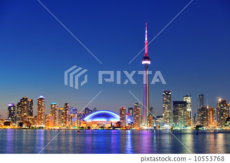 Toronto skyline 10553768