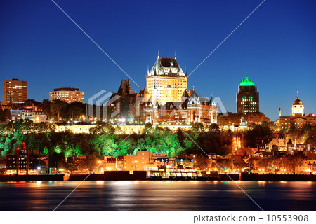 Quebec City at night 10553908