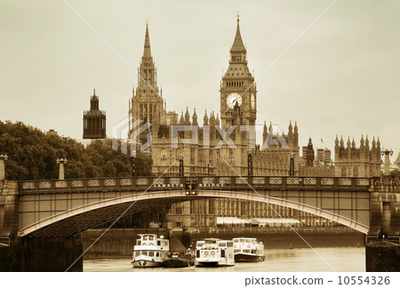 Westminster 10554326