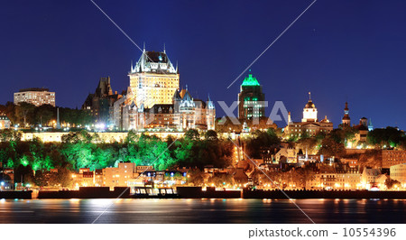 Quebec City at night 10554396