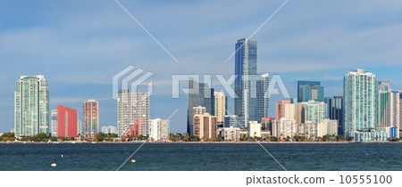 Miami skyline 10555100