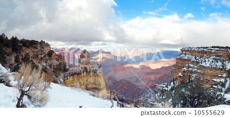 Grand Canyon panorama view in winter with snow 10555629