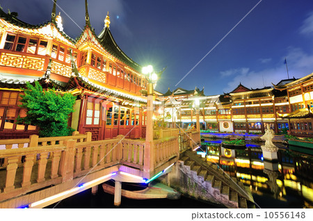 Shanghai pagoda building 10556148