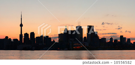 Toronto silhouette panorama Toronto silhouette panorama 10556582