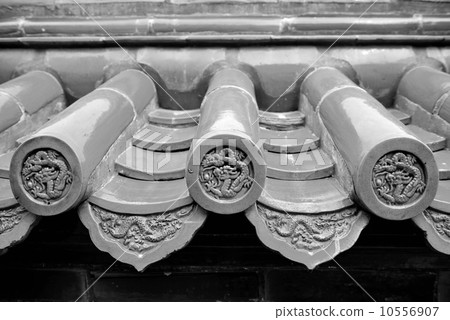 Old roof Old roof 10556907