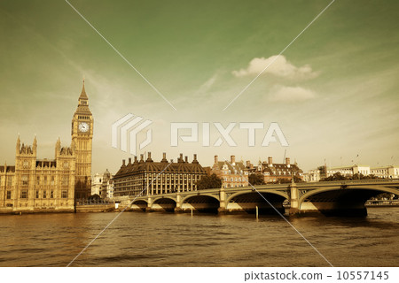London skyline 10557145