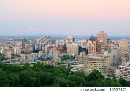 Montreal city skyline 10557171