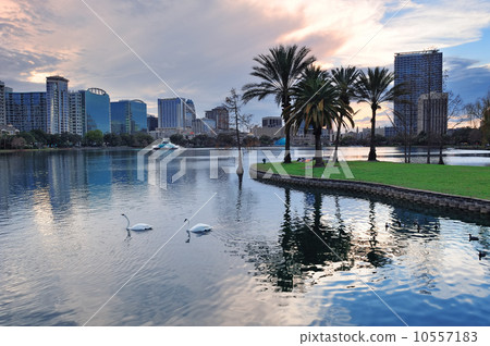 Orlando sunset over Lake Eola 10557183