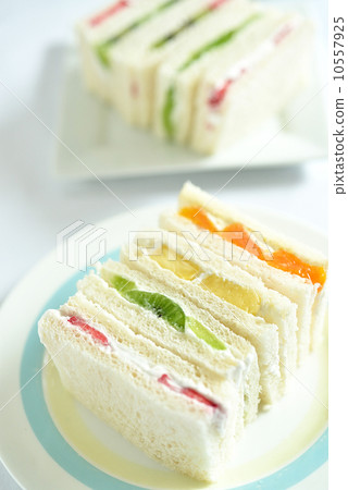 Fruit sandwich Fruit sandwich 10557925