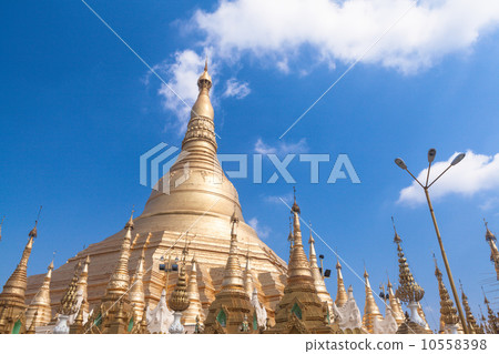Shwedagon pagoda in Yangon, Burma (Myanmar) Shwedagon pagoda in Yangon, Burma (Myanmar) 10558398