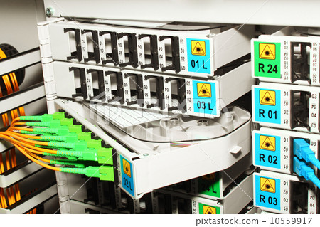 fiber optic cable management system with splice casette 10559917