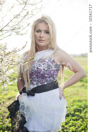 Spring fashion plus size blonde model 10561717