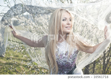 Spring lace dress fashion blonde woman  10561718