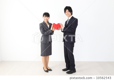 男性員工和女性員工與心 10562543