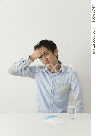 Headache fever 10562744