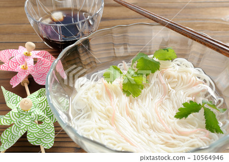 Chilled noodles Chilled noodles 10564946