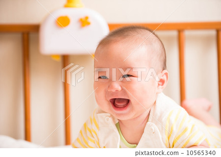Smiling baby Smiling baby 10565340