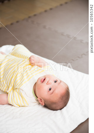 盯著寶寶 10565342
