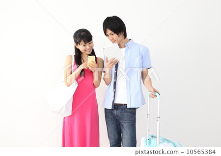 A couple to look for in a smartphone or tablet while traveling 10565384