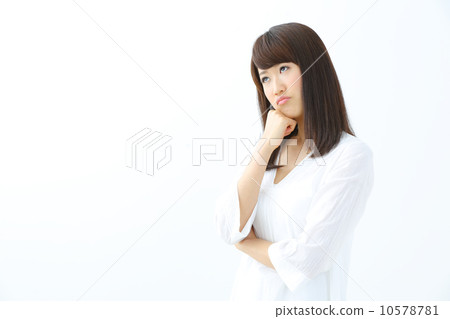 年輕女孩痛苦 10578781