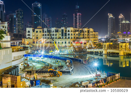 View on Burj Khalifa and Dubai Mall, Dubai, UAE, at night 10580029