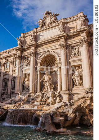 Trevi Fountain - famous landmark in Rome 10580182