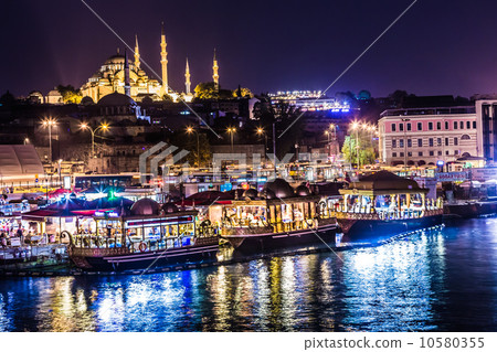 Night view on the restaurants at the end of the Galata bridge, S Night view on the restaurants at the end of the Galata bridge, S 10580355
