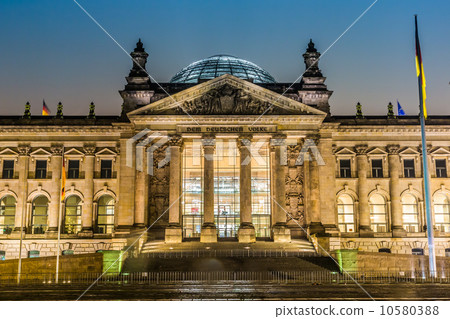 Reichstag building in Berlin 10580388