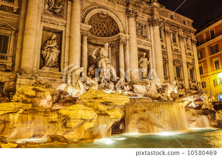 Trevi Fountain - famous landmark in Rome 10580469