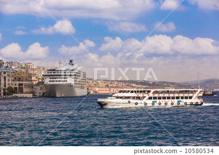 Ferryboat in Istanbul Turkey transporting people 10580534