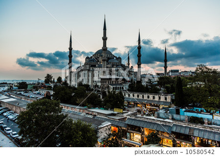 The Blue Mosque, (Sultanahmet Camii), Istanbul, Turkey 10580542