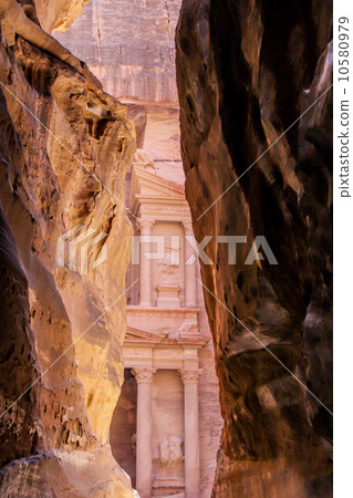 Al Khazneh or The Treasury at Petra, Jordan 10580979