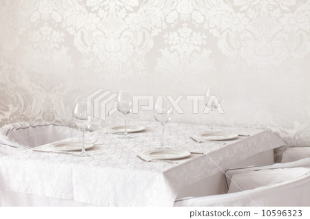 restaurant interior 10596323