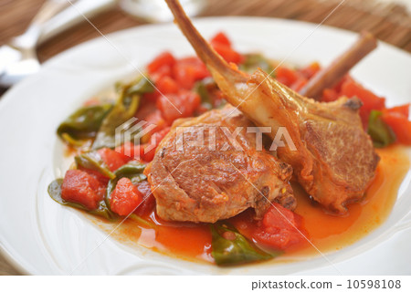 Lamb cutlets 10598108