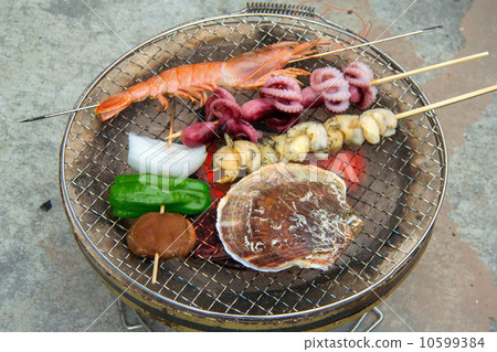 Seafood barbecue 10599384