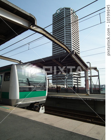 Saikyo線E233系列武藏浦和站 10599845