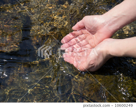 water water 10600249