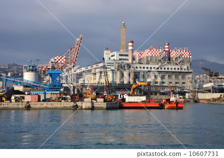 Shipyard - industrial view, Genoa, Italy 10607731