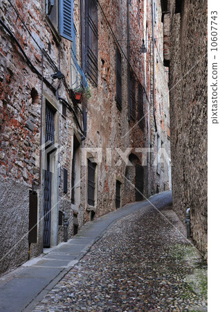 Street in Old Town of Bergamo 10607743