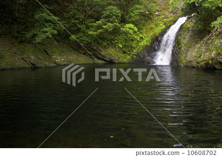 Materiya Falls (copy space) 10608702