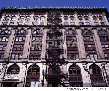 Cast iron building Cast iron building 10612901