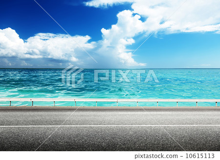asphalt road and sea 10615113