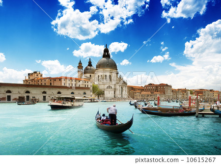 Grand Canal and Basilica Santa Maria della Salute, Venice, Italy 10615267